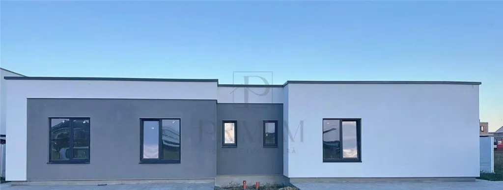 Duplex la asfalt 3 bai personalizare interioara