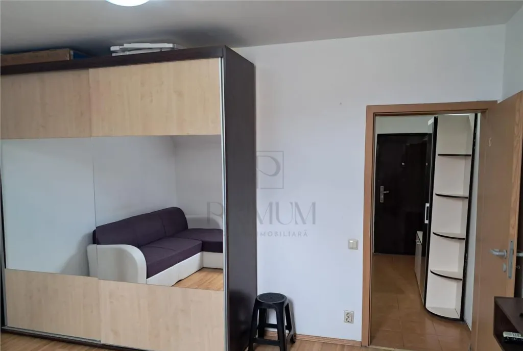Duplex despartit prin camera tehnica bucatarie inchisa l