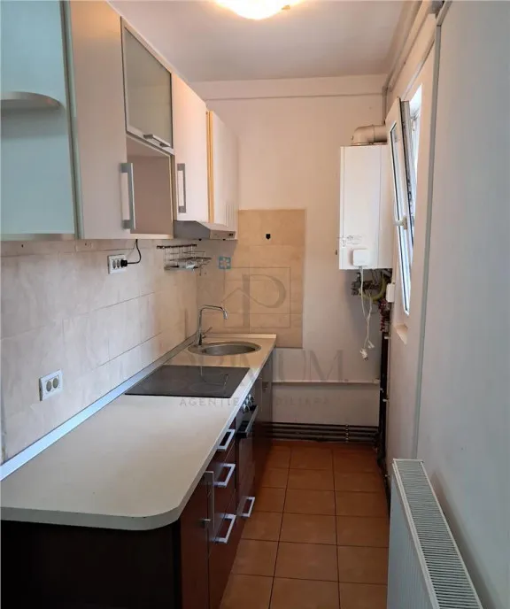 Duplex despartit prin camera tehnica bucatarie inchisa l