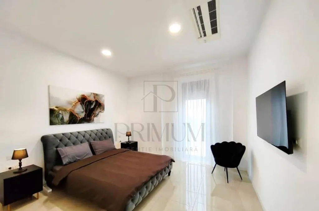 Torontal penthouse lift 4 camere 2 bai 2 balcoane
