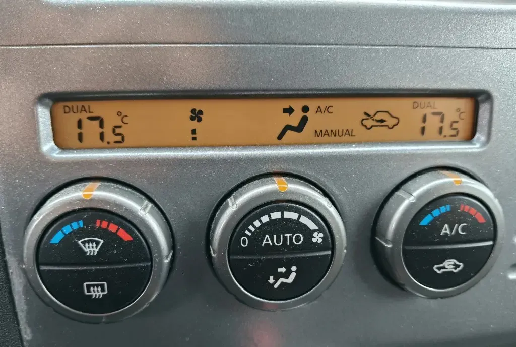 Nissan Pathfinder R51 4x4 cu reductor automat 7 500 eur
