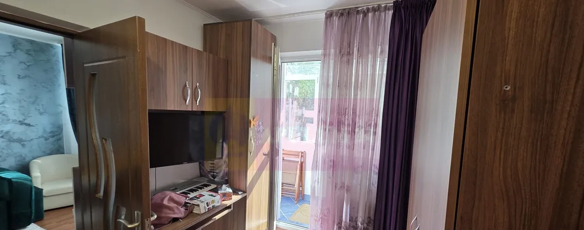 Apartament cu 2 camere et 1 in Campina
