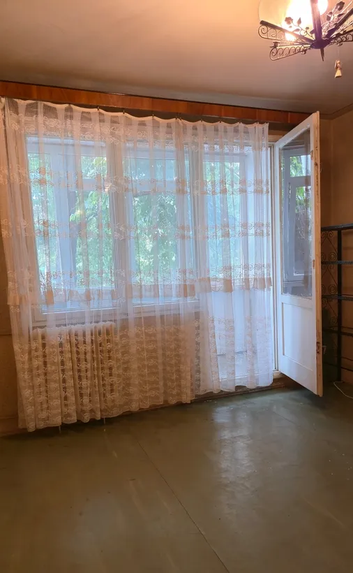 Drumul Taberei V Ialomitei vanzare 3 camere 1/4 dec bl 75 liber
