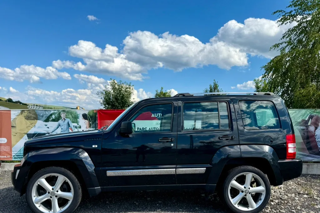 Jeep Cherokee 2 8 CRD Limited 4X4 Clima PDC Pilot euro 4 8 390 eur