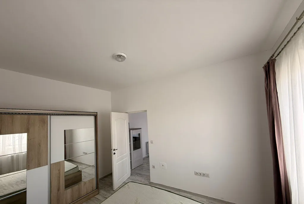 Apartament 2 camere semidecomandat bloc cu lift zona Eroilor