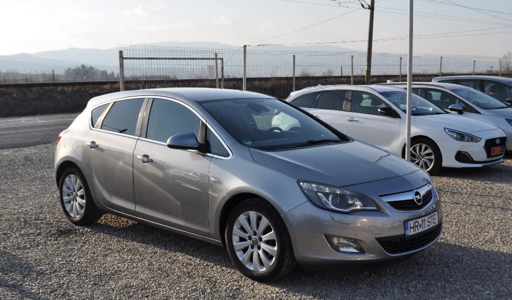 Opel Astra J 2 0 Ctdi 160 CP 3 550 eur