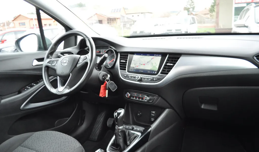 Opel Crossland X 1 2i -benzin 8 999 eur