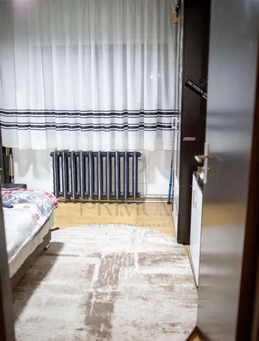 Fratelia 4 cam decomandat 2 bai 2 balcoane boxa