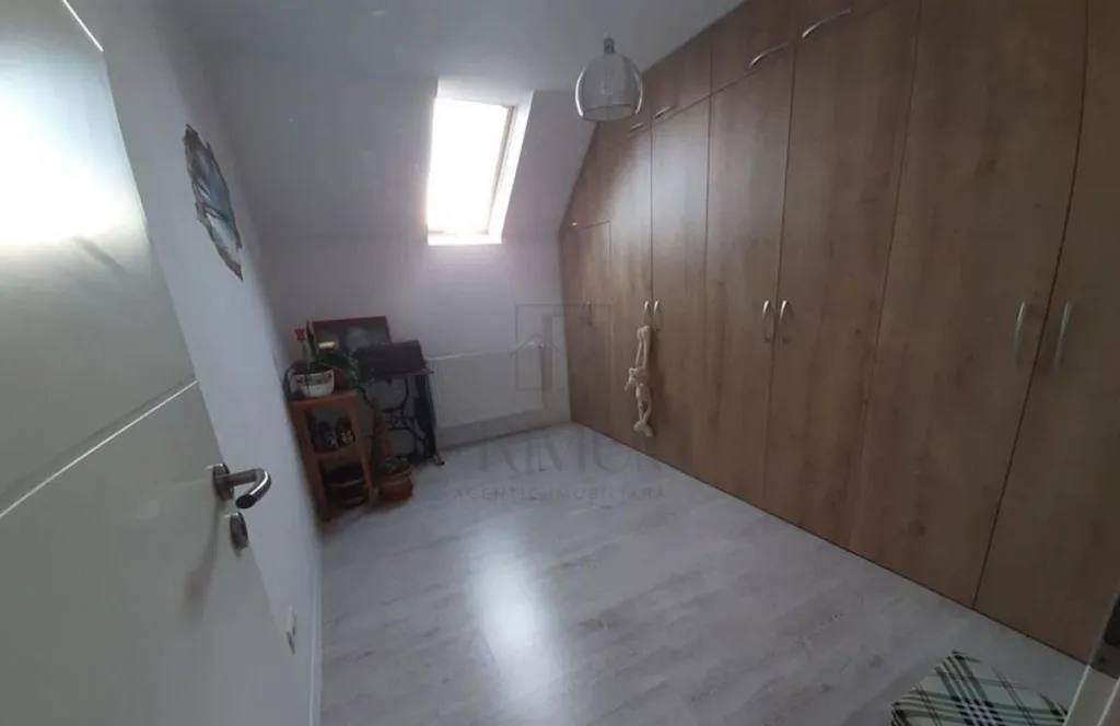 Aradului 4 cam decomandat 2 bai mobilat/utilat zon