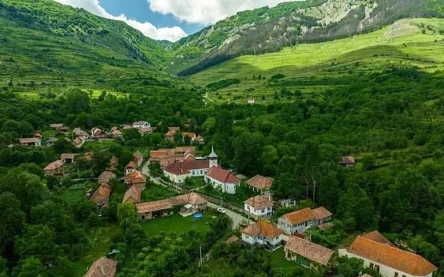 Casa de vanzare in loc Izvoarele com Livezile jud Alba in muntii Apuseni