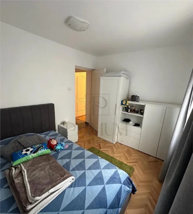 Complex studentesc ap 3 camere de inchiriat mobilat ut