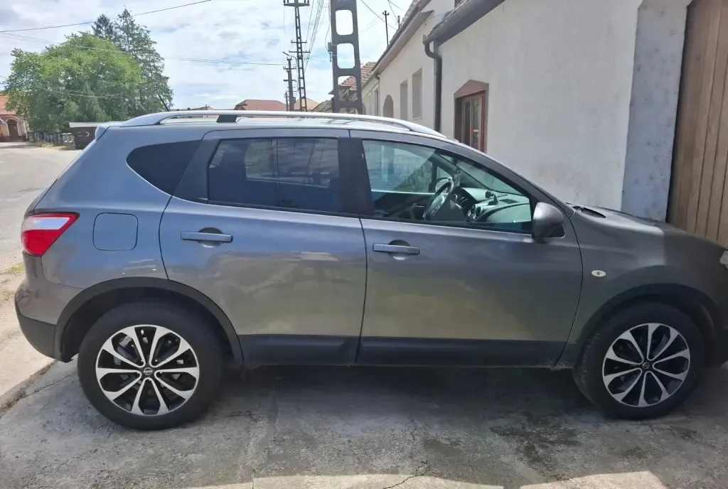 Nissan Qashqai 1 5 5 200 eur