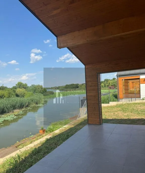 Casa in Snagov vedere si ponton la lac