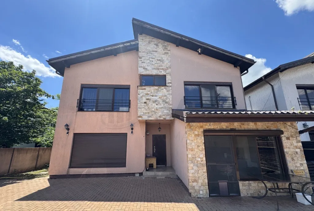 Vila 5 camere cu piscina Buftea