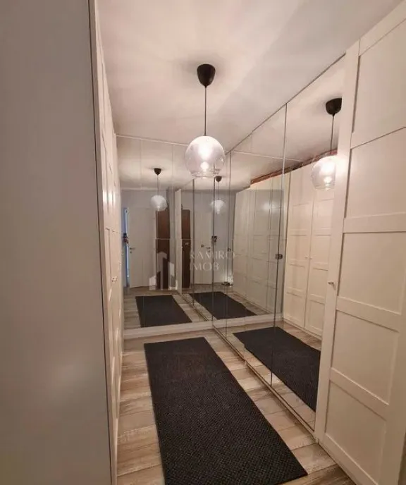 Apartament 2 camere 73 Bloc 1982 2 min metrou Unirii