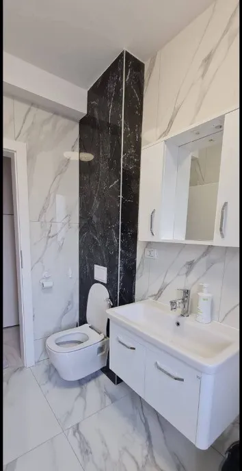 Penthouse 3 camere 2 bai 2 parcari 91 2 mp Giroc central