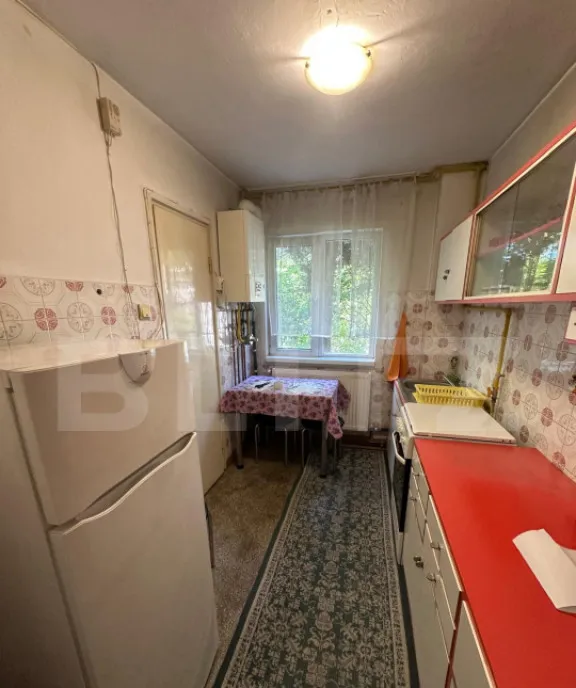 Apartament cu 3 camere decomandate boxa centrala zona