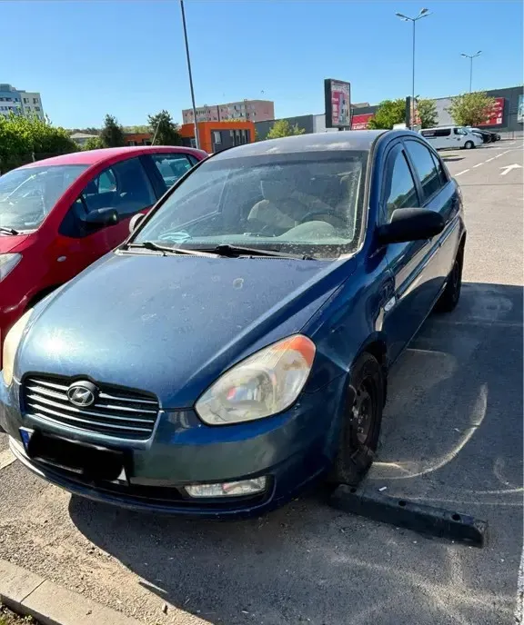 Hyundai accent cu 900 eur