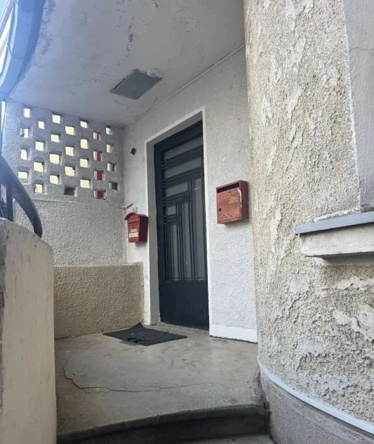 Trei camere apartament boem pe o intrare linistita