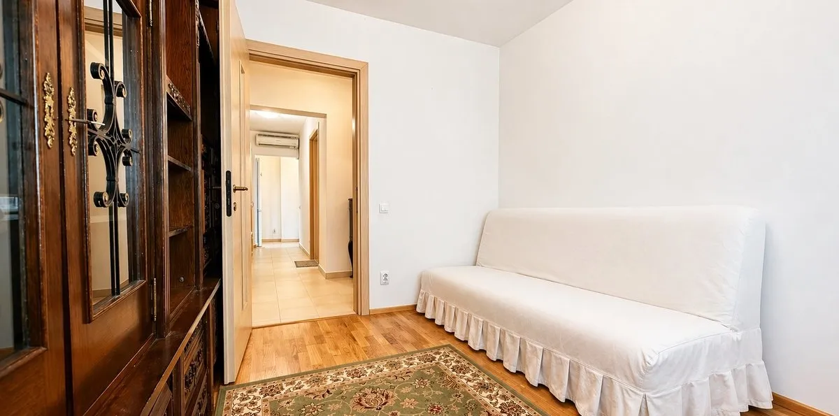 Doamna Ghica apartament 3 camere acces direct parc Plumbuita renovat