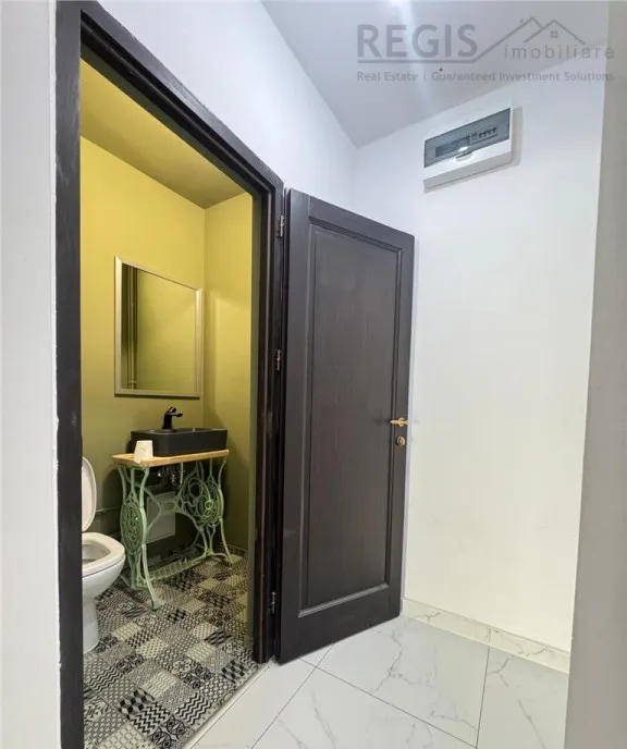Spatiu comercial in cartierul Tractorul - 2 studiouri i