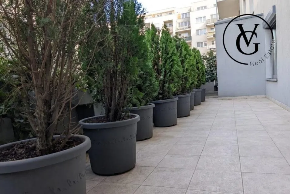 Fabrica de Glucoza apartament 3 camere parter cu terasa