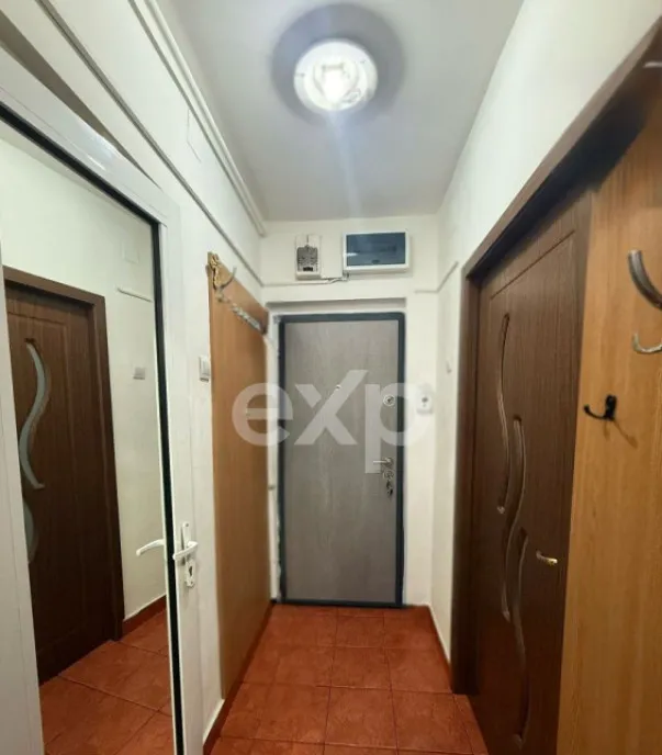 Apartament 2 camere de vanzare - Trivale Complex 2 Pite