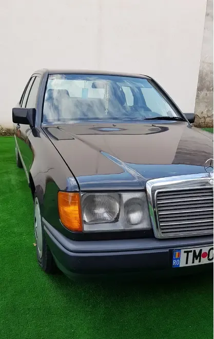 Mercedes Benz 200 Limusine W124 an 1986
