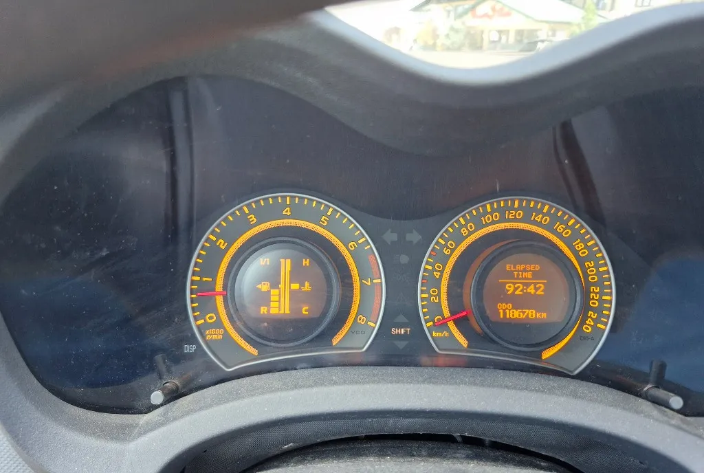 Toyota Auris 2008 118000 km 1 4l benzina 4 000 eur