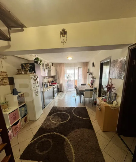 Apartament cu 3 camere 2 bai 67 mp lift zona
