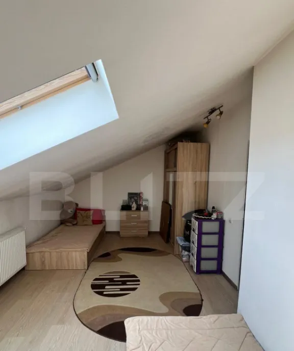 Apartament cu 3 camere 2 bai 67 mp lift zona