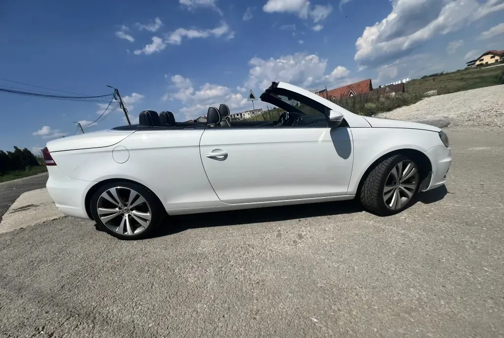 Volkswagen Eos 2014 ndash 2 0 TDI 140 CP Automata ndash Decapotabila 11 000 eur