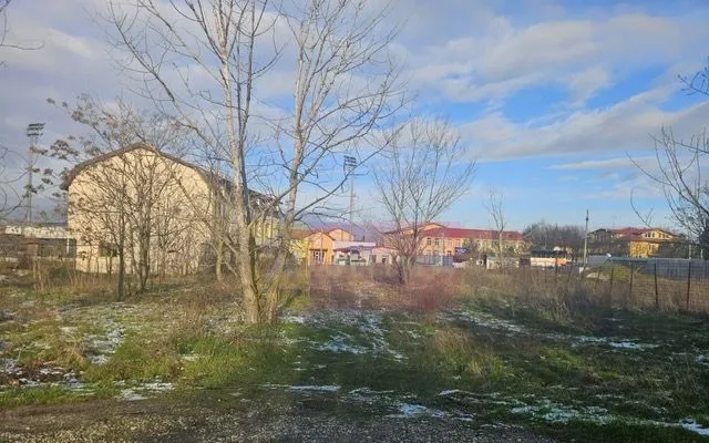 Teren Clinceni cu drum de servitute zona Primarie