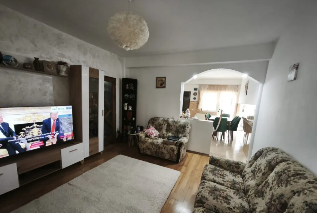 Apartament 2 camere bloc nou semifinisat 54 mp zona Vivo