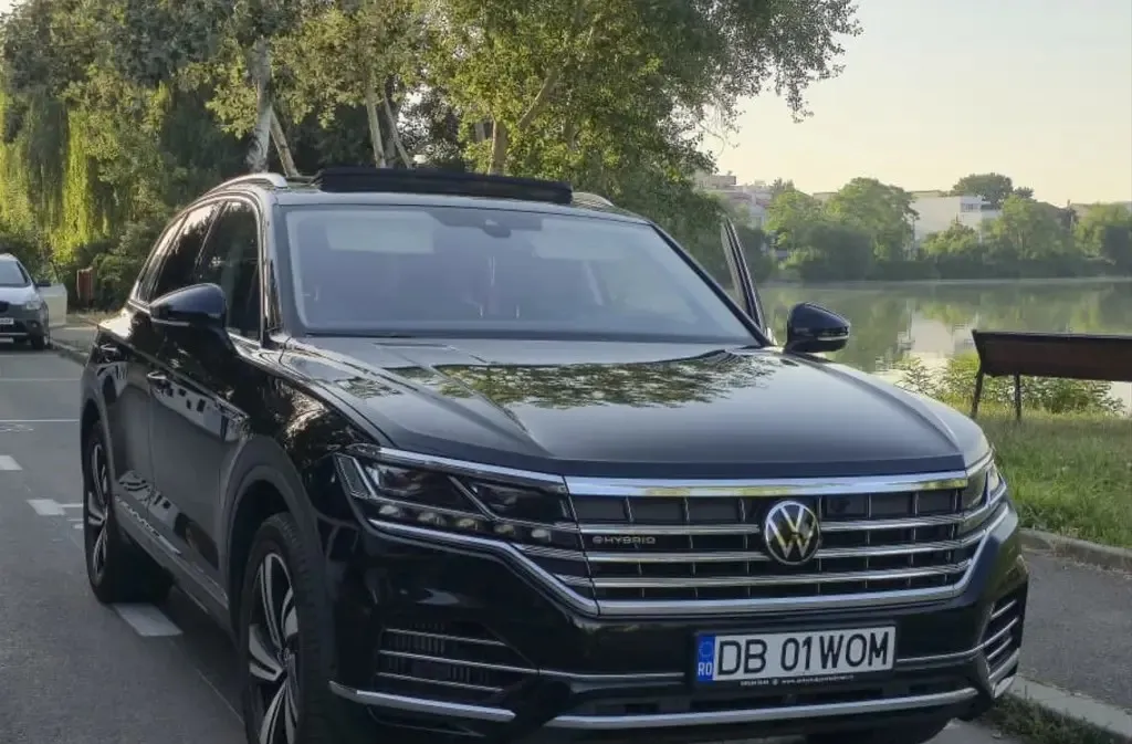 VW Touareg 2022 3 0 TFSI E-Hybrid 380CP - DYNAUDIO - Suspensie electronica 44 900 eur