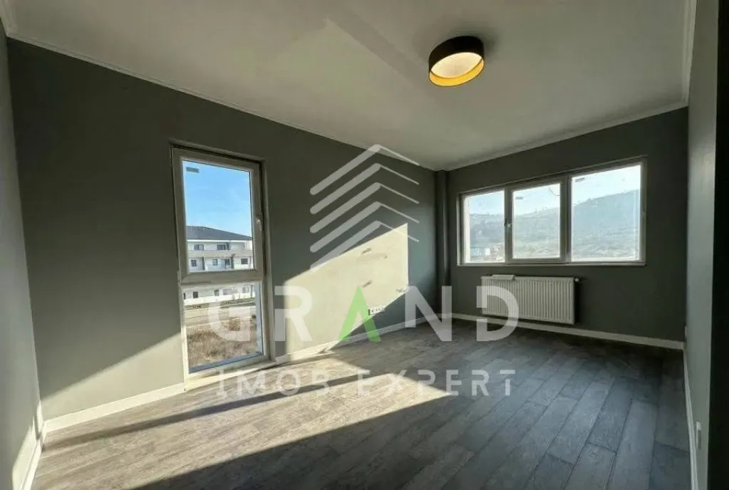 Apartament nou 2 camere parcare I zona Urusagului