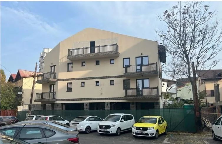 Vitan Mall imobil nou sc 573 mp 11 camere cu baie proprie/clinica/Airbnb