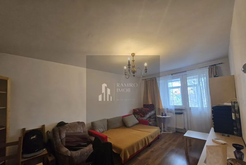 Apartament 3 camere 70m decomandat etaj 2 centrala Vadul