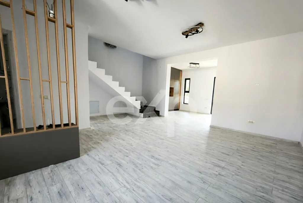 Trivale Casa tip duplex 101 mp utili Mutare imediata