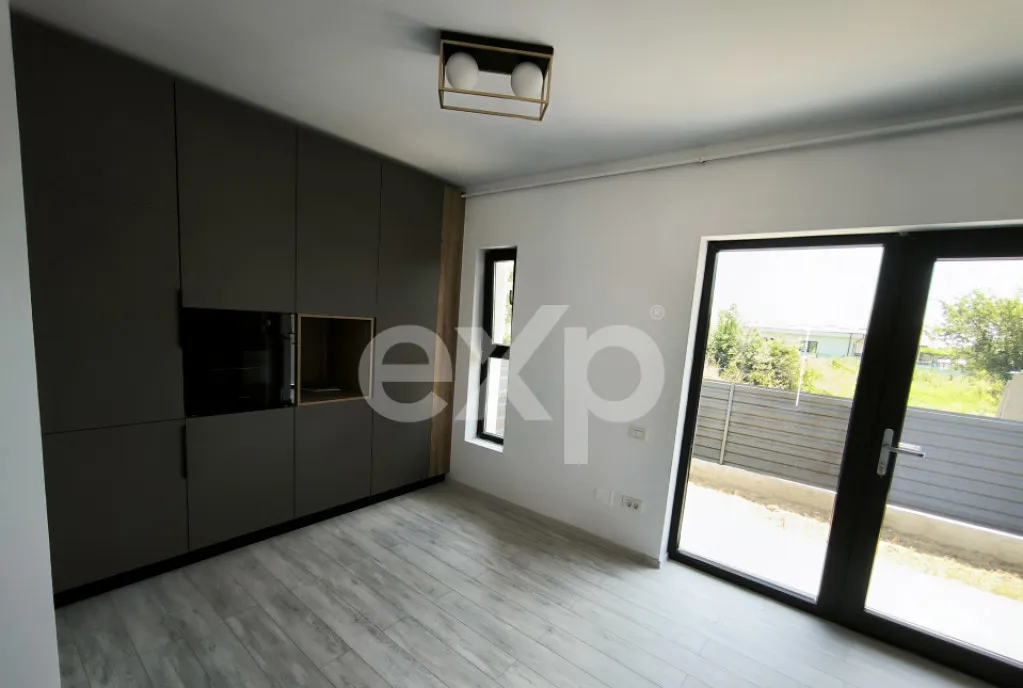 Trivale Casa tip duplex 101 mp utili Mutare imediata