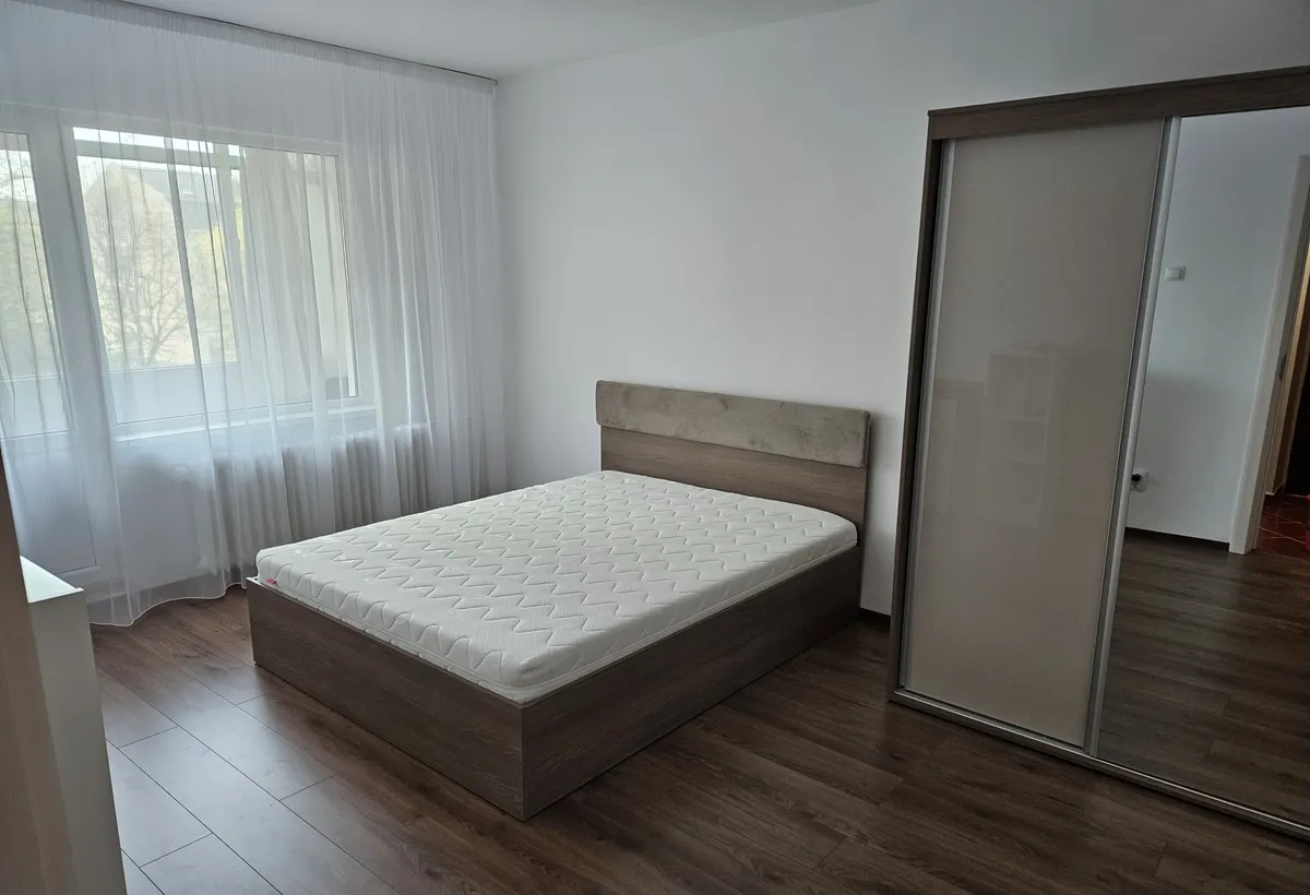Proprietar - inchiriez Garsoniera 36 mp bloc mixt langa Mega Mall