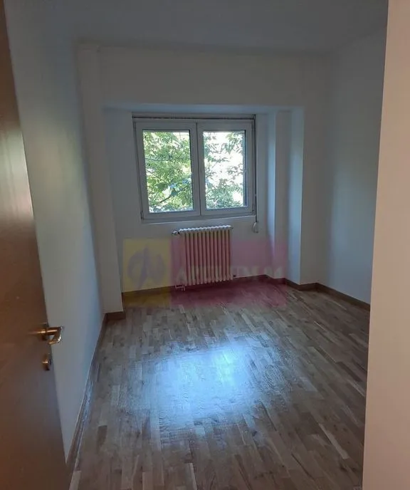 Vanzare apartament 4 camere - Zona Unirii Splai vav Mag
