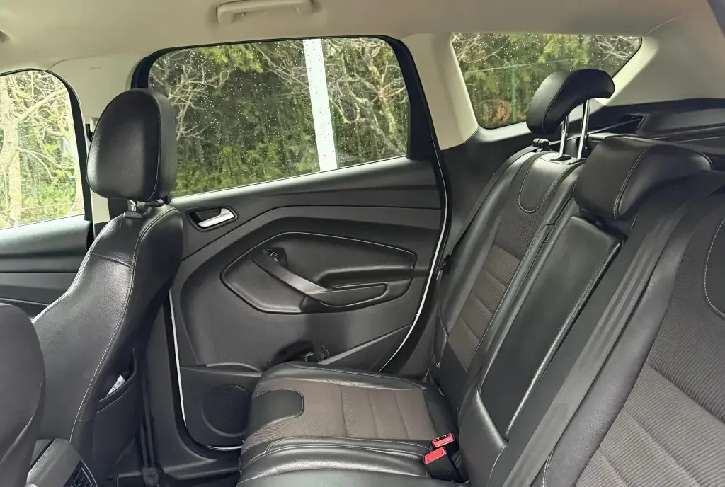 Ford kuga 2015 4 times 4 7 500 eur