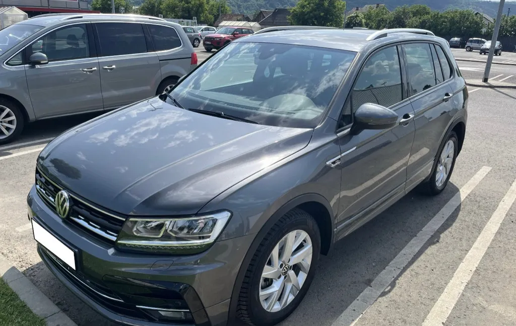 Volkswagen Tiguan R-Line 4Motion 2 0 TSI 22 300 eur