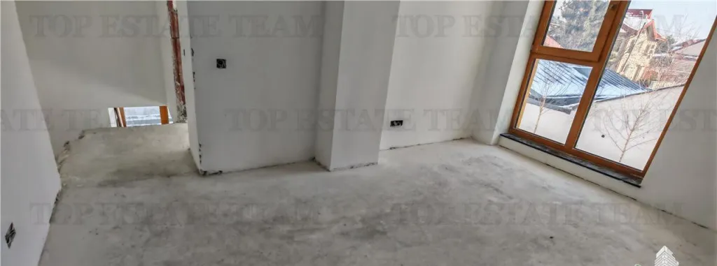 Apartament 3 camere Duplex P 1 si curte proprie de 110 mp