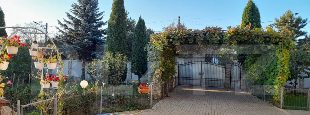 Casa cu 4 camere 220 mp zona Itcani