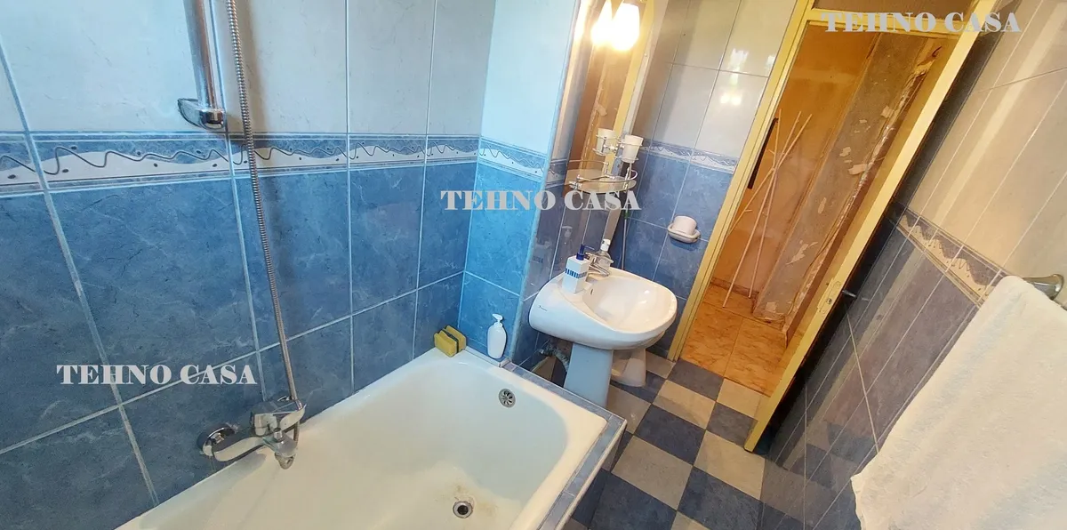 Titan 550 m de Metrou 1 Decembrie 4 camere 90mp 2/4 bloc reabilitat
