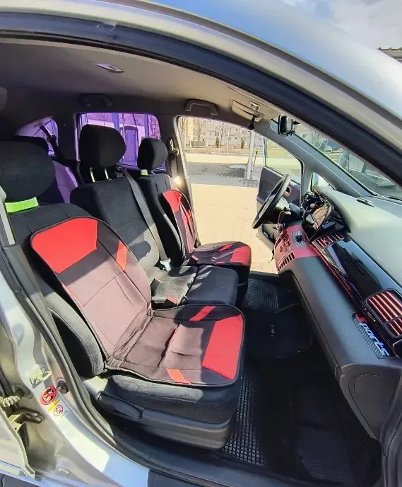 Honda FR-V cu 3 locuri icirc n fata 3 000 eur