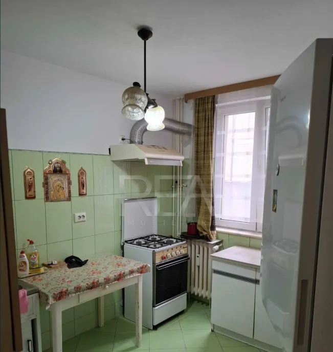 2 camere 2/4 anvelopat garaj Drumul Taberei Str Targu N