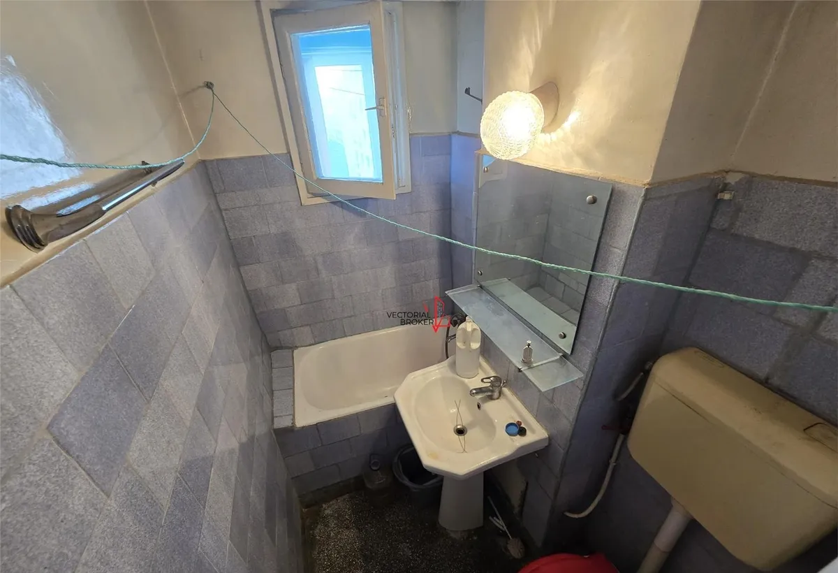 Garsoniera in bloc mixt Metrou obor